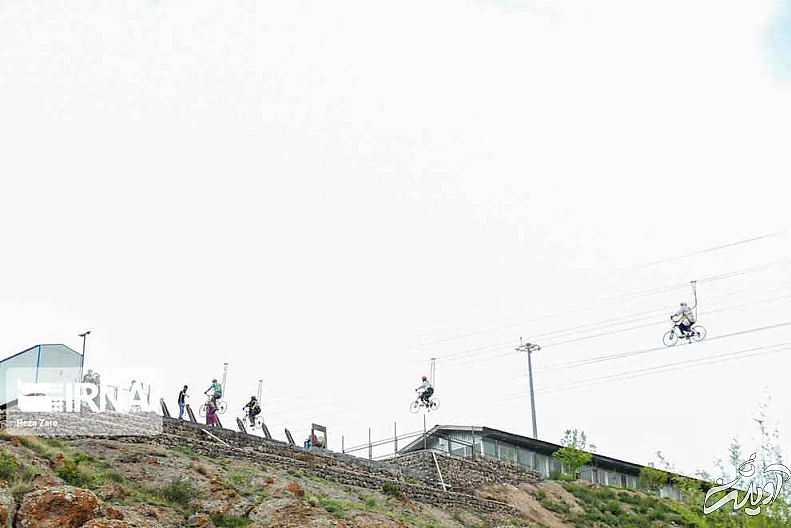 تصاویر - پل معلق تمام شیشه ای شهر هیر